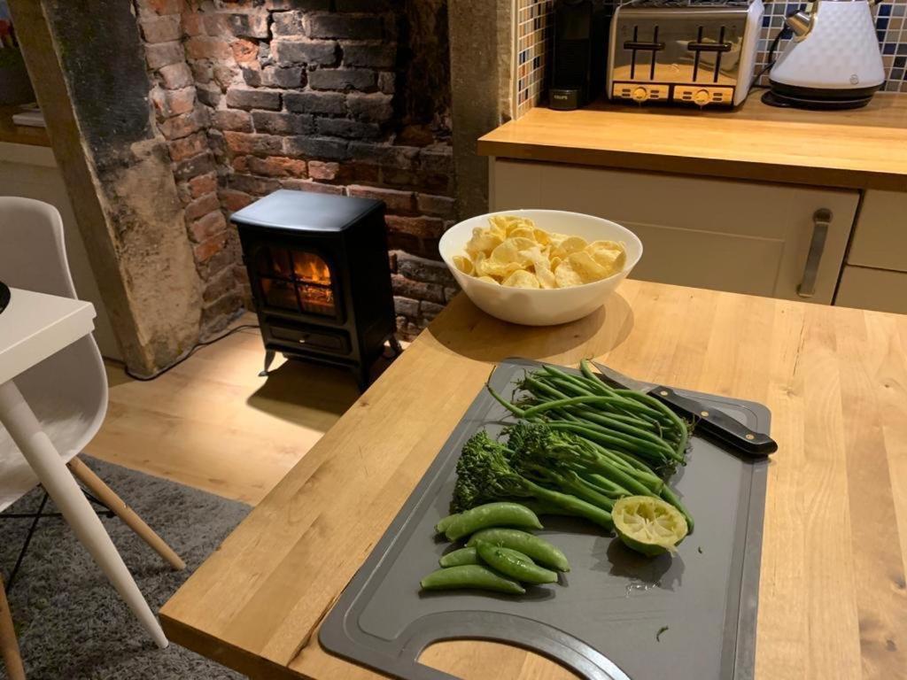The Tenth House, Grade II Listed Georgian Town House, Wirksworth, Derbyshire, Peak District Cottage, Sleeps 4 Экстерьер фото