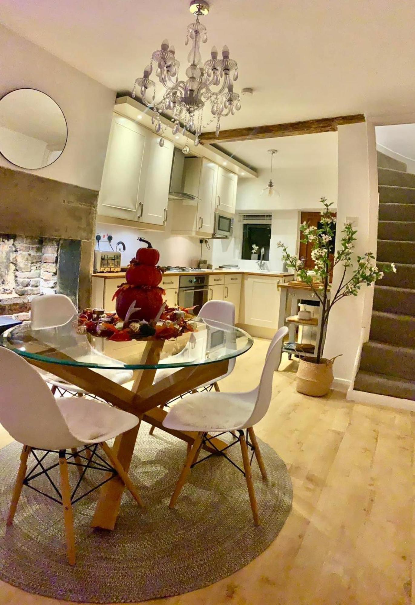 The Tenth House, Grade II Listed Georgian Town House, Wirksworth, Derbyshire, Peak District Cottage, Sleeps 4 Экстерьер фото