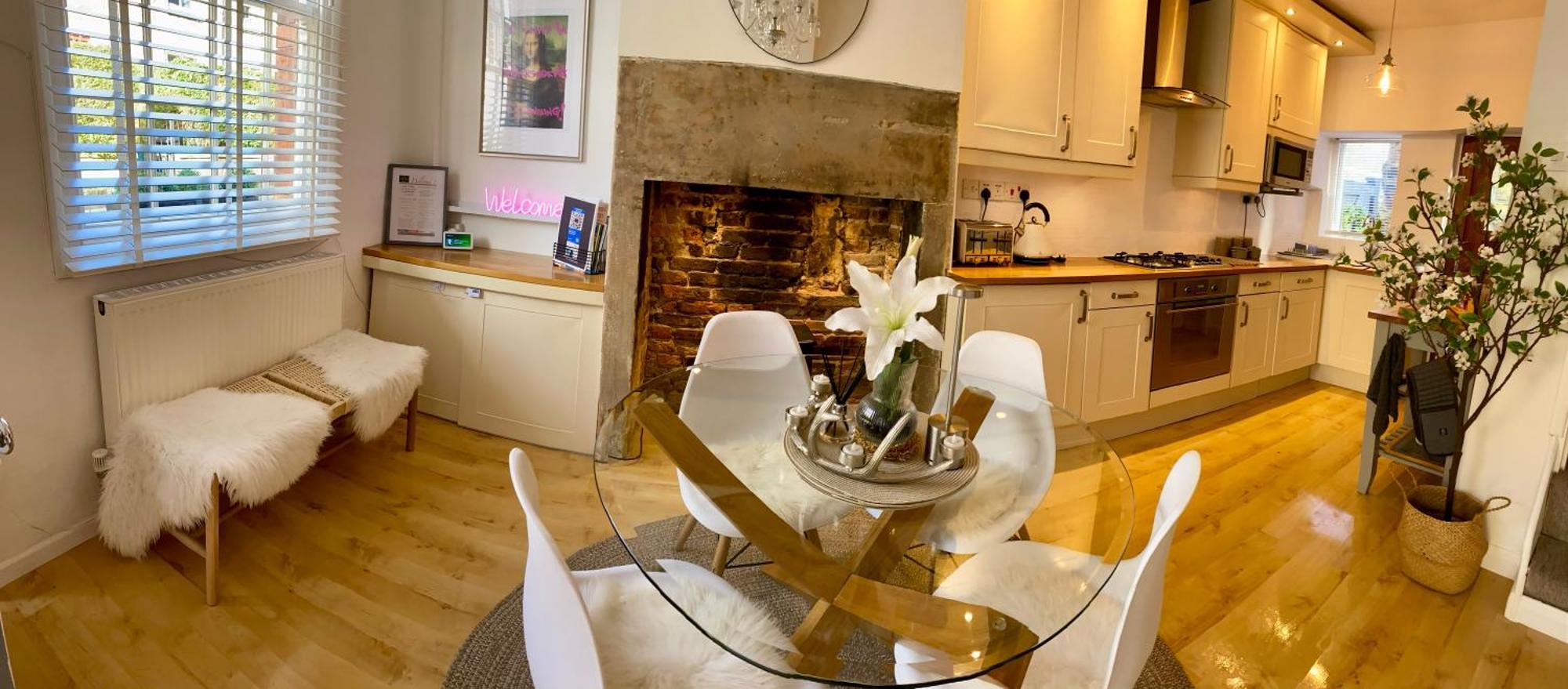 The Tenth House, Grade II Listed Georgian Town House, Wirksworth, Derbyshire, Peak District Cottage, Sleeps 4 Экстерьер фото